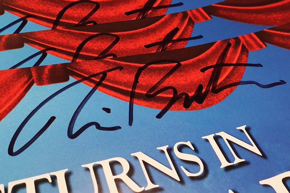 ForbiddenPlanet's tweet image. ❄️Christmas Competition❄️

We have 3 x original cinema posters for #NightmareBeforeChristmas signed by Tim Burton himself up for grabs! Follow us and RT using #FPXmas21 for a chance to win! 🚀

(UK Entries Only, Full Ts and Cs in link below)
forbiddenplanet.com/posts/forbidde…

  #timburton