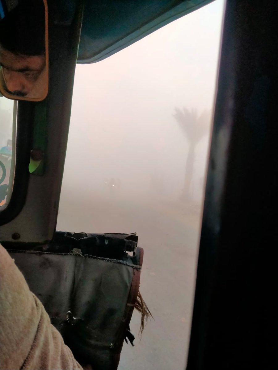 FizzaRehman1's tweet photo. @DrMuradPTI @DrMuradPTI sir vacations den ya naa den pr aise بھونڈے tweet naa kren aur apny status ka kch khyal kren 

Ye tasweer kal subha ki hy aur aaj iss s double fog thi subha rikshaw ka samny ka glass b mazr ni aa ra tha https://t.co/QBNJ66d0v0