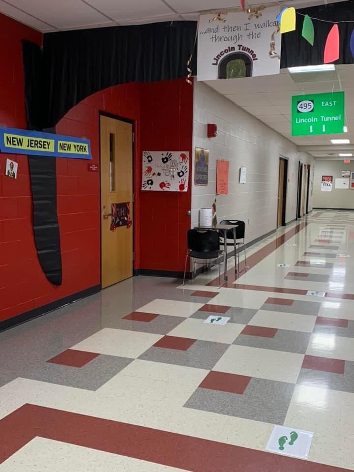 MrsTottenMath's tweet image. The math hallway won the holiday hallway decorating contest!!! @crystal_swick @coachmonty7310 @schmelzerfuhs @PostonCL @FUHSGuidance @MrsRamsey2000