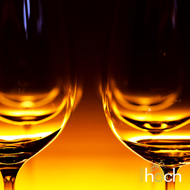 Damit ein Wein in seiner ganzen Komplexität und Vielfalt erlebt werden kann ist es unumgänglich sich Gedanken über das passende Glas zu machen.  Hier deshalb ein paar grundsätzliche Tipps. Mehr lesen unter:  weingut-hoch.de/2021/12/15/kle…