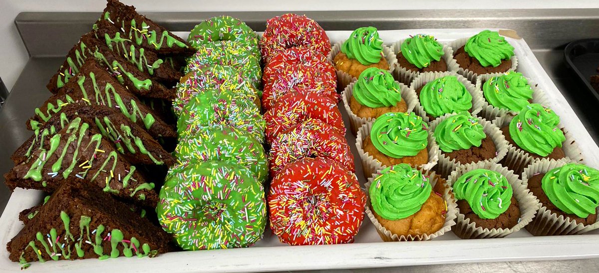 Christmas Dinner day <a href="/ThomasTUTC/">Thomas Telford UTC</a> went down a storm with students and staff #soldout @ServestFoodCo <a href="/AtalianServest/">AtalianServest</a>