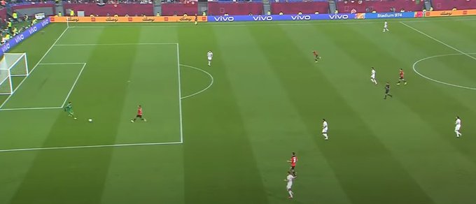 مراوغة من معز حسن لـ مروان حمدي مراوغة من معز حسن لـ مروان حمدي