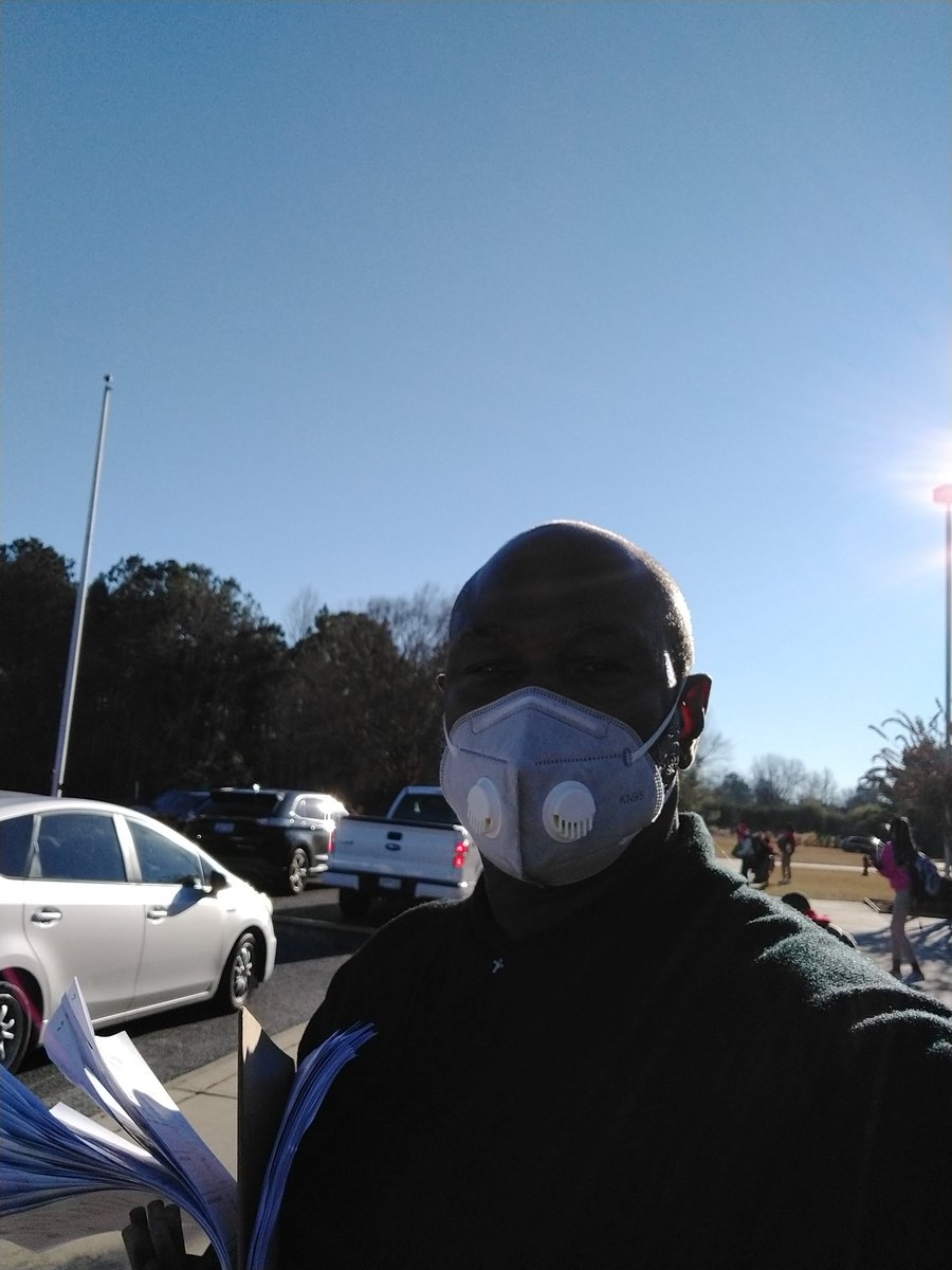 pdmillssr's tweet photo. I had the opportunity and privilege to assist Chestnut Oaks Middle School and their principal @COMS_Principal in handing out Title I Parent surveys. This allows the school to hear from our parents in support of students' academic success. @DrPenK @SumterTitleI https://t.co/vMaJSgsdrx