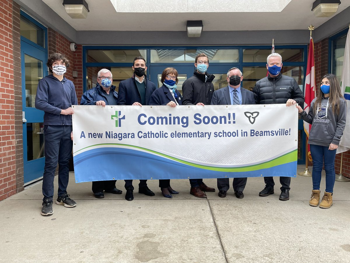 niagaracatholic's tweet photo. Excellent news today! @Sflecce and @samoosterhoff @STMARK_Lions to announce more than $10M in funding for a new school in @TownofLincolnON in 2024 or sooner! @Camillocipriano @CatholicEdu @ONeducation https://t.co/ucKHr6ZKEB