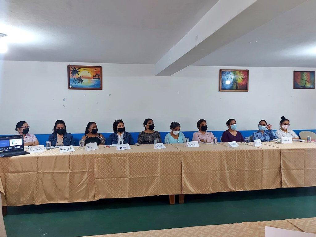 EducacionZ5_Ec's tweet photo. #Galápagos | En la Unidad Educativa Fiscomisional San Francisco Campus Central, se desarrolla la mesa de trabajo del Plan Nacional de Formación Permanente, que responde al eje #FuertesPorLaEducación sobre la dignificación de la carrera docente. https://t.co/sbmBcPQvzd