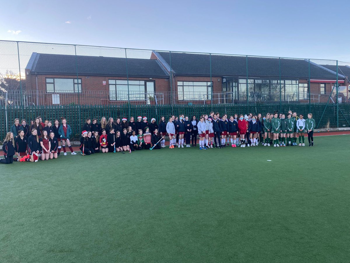 A great day out for our 1st year Hockey teams. Huge thank you to Loreto Dalkey and Bray for hosting a fun filled, Christmas themed,day 🎄🎅 🏑