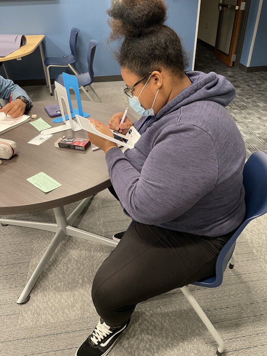 JTCentralLib's tweet image. Thank you to our book club members for joining us for our last meeting of the semester. We finished working on our custom book ends and discussed some interesting books. Have a wonderful winter break and happy reading, Steelmen!📚💙💛