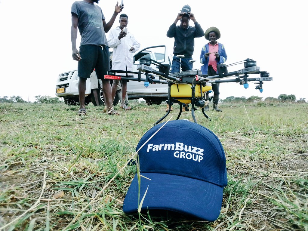 Today we were on a herbicide rescue mission in Norton, Chibhero area. We sprayed Pre- emergence herbicides using the drone technology taking each Ha in 15 minutes. This is smart farming happening in Zimbabwe by Zimbabweans !
@group_alley @basera_john
#SmartFarming #RimaSomething