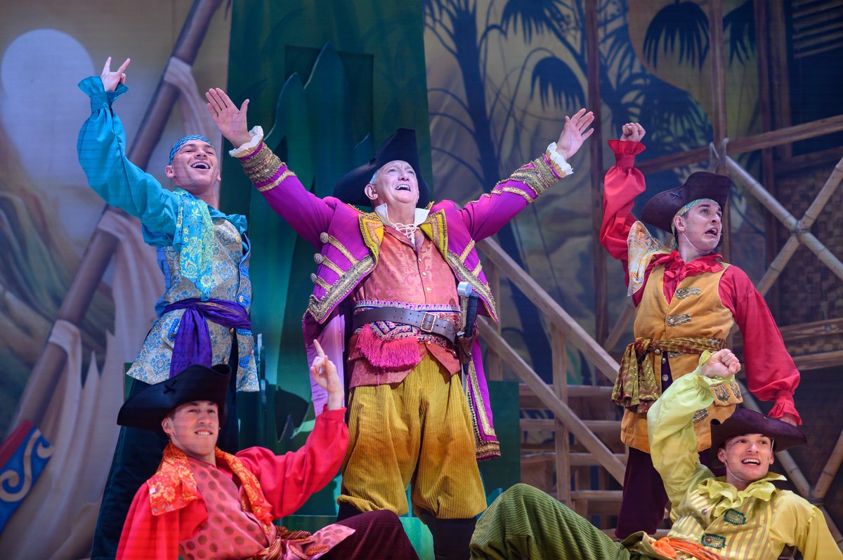 NorwichTheatre's tweet photo. 📸 FIRST LOOK at Dick Whittington 📸

Starring Siân Reeves, Joe Tracini, Gyasi Sheppy, Graham Cole, Jarnéia Richard-Noel, Richard Gauntlett, Shakeel Kimotho and Joe Pollard. Playing through to 9 Jan 2022!
🎟️ Book Now - https://t.co/gyUbz4yAb7
📸 @RichardJarmy 

#Christmas #Panto https://t.co/7FqeTtse1v