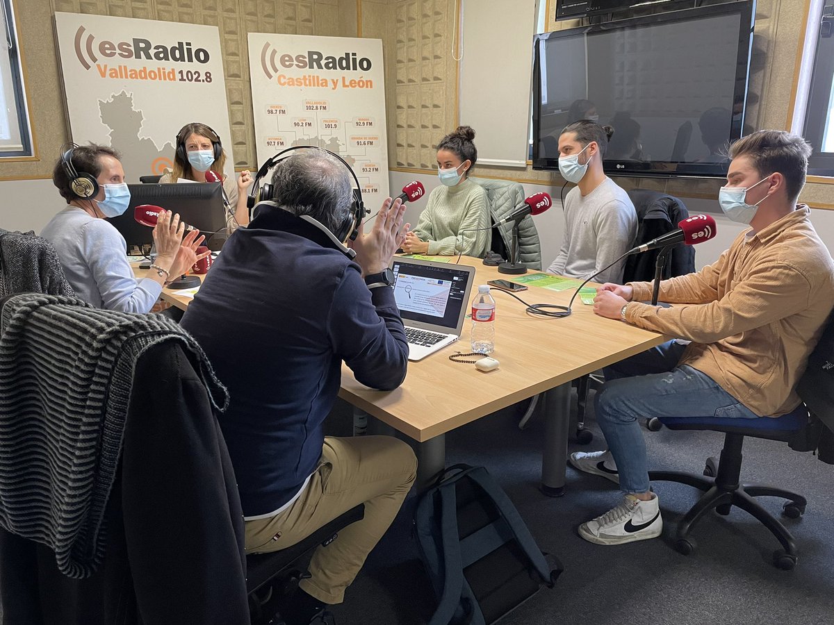 Ayer tres de los jefes de organización de #onappexperience han estado en <a href="/esRadio_CyL/">esRadio CyL</a> contándolo todo sobre la I Feria OnApp Experience‼️ Muchas gracias a <a href="/esRadio_CyL/">esRadio CyL</a> por su buen trato y la amabilidad de sus presentadores.