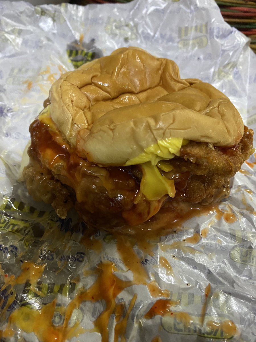frsyhmi's tweet photo. Lama mat tak pekene burger kakya😋 https://t.co/UaPvkzfA2n