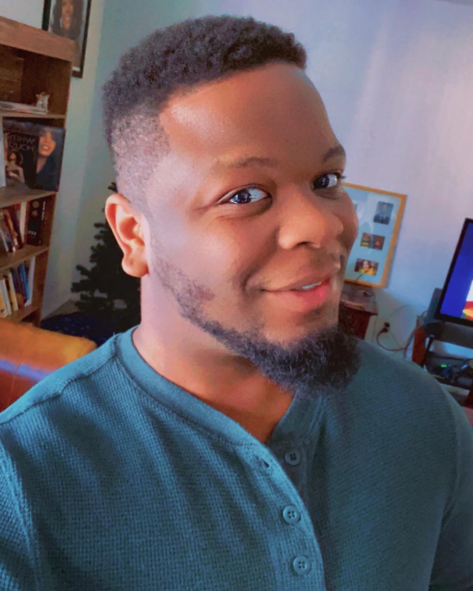Clem_Gotham30's tweet photo. Got my fresh haircut for my graduation #ClassOf2021 https://t.co/biwKfmDBbe