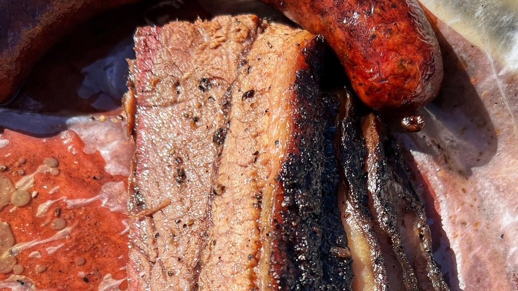 The Smoke Sheet (@thesmokesheet) on Twitter photo In today's issue, <a href="/bbqtourist/">BBQ Tourist</a> & <a href="/newyorkbbq/">NYC BBQ / Sean Ludwig</a> wrote about their favorite BBQ bites of 2021 feat. <a href="/goldeesbbq/">goldeesbbq</a> and more. Plus, <a href="/jongsbbq/">Jon G's Barbecue</a> named best new Carolina BBQ joint, <a href="/mossr/">Robert F. Moss</a> pens a short history of Memphis BBQ, & more. Read here: bit.ly/3INXKGV In today's issue, <a href="/bbqtourist/">BBQ Tourist</a> & <a href="/newyorkbbq/">NYC BBQ / Sean Ludwig</a> wrote about their favorite BBQ bites of 2021 feat. <a href="/goldeesbbq/">goldeesbbq</a> and more. Plus, <a href="/jongsbbq/">Jon G's Barbecue</a> named best new Carolina BBQ joint, <a href="/mossr/">Robert F. Moss</a> pens a short history of Memphis BBQ, & more. Read here: bit.ly/3INXKGV