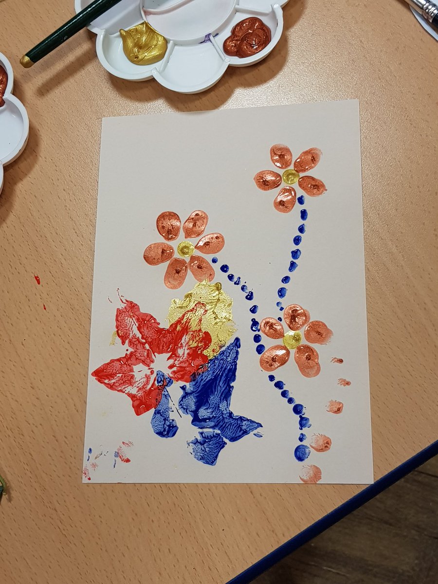 KPSFeed's tweet photo. More gorgeous #Arty creations at our printing Staff Meeting tonight! #KnavesmireCharacter #Fun #IncrediblyCreative https://t.co/aVLbpGRFk6