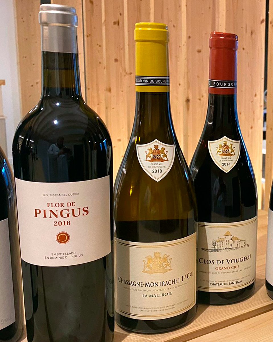 ¿Estabas pensando en regalar una joya💎? ¡Pues ya las has encontrado! Si buscas algo muy especial para esta Navidad, pregunta a #ChâpeauWines. Porque en Petit Comité, tenemos los productos más TOP. Para muestra, un botón🍾🍷