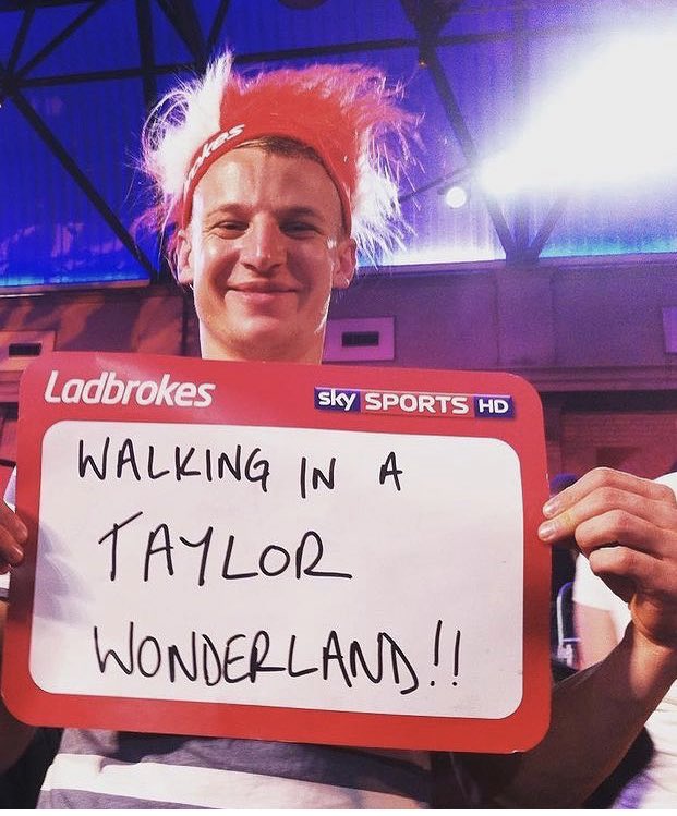 WiseyCabby's tweet photo. #DartsWorldChamps starts again tonight at the Ally Pally. Everyone loves the darts! 🎯. Any opportunity to re-surface me on TV at the 2012 Semi Finals 🍻🍻 #LoveTheDarts #PhilThePower🐐 https://t.co/j9BzfZxC6Q