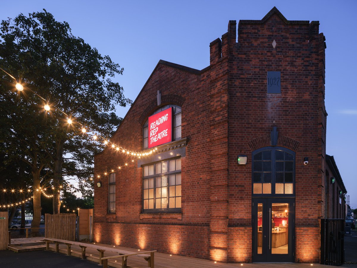 We are so proud to bring some festive cheer to Reading this December. Make you you grab your tickets for A Christmas Carol, performances are selling out fast.

Book your tickets now: bit.ly/30b2On9

📸 - <a href="/_simonkennedy/">Simon Kennedy</a>