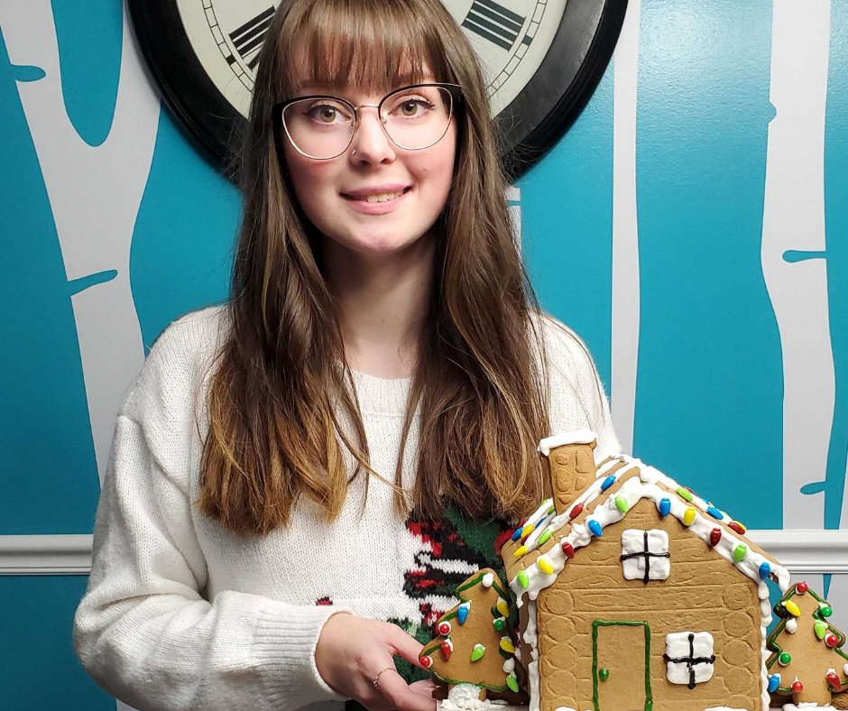 ClkContrl's tweet photo. ๐ Last night we had our Virtual Holiday Happy Hour. ๐ป We got to spend some time with the team doing Secret Santa & building gingerbread houses! Some stood strong, others... not so much. ๐
#VirtualHappyHour #WorkHappyHour #HappyHolidays #GingerbreadHouseDecorating https://t.co/GARe6kqODF