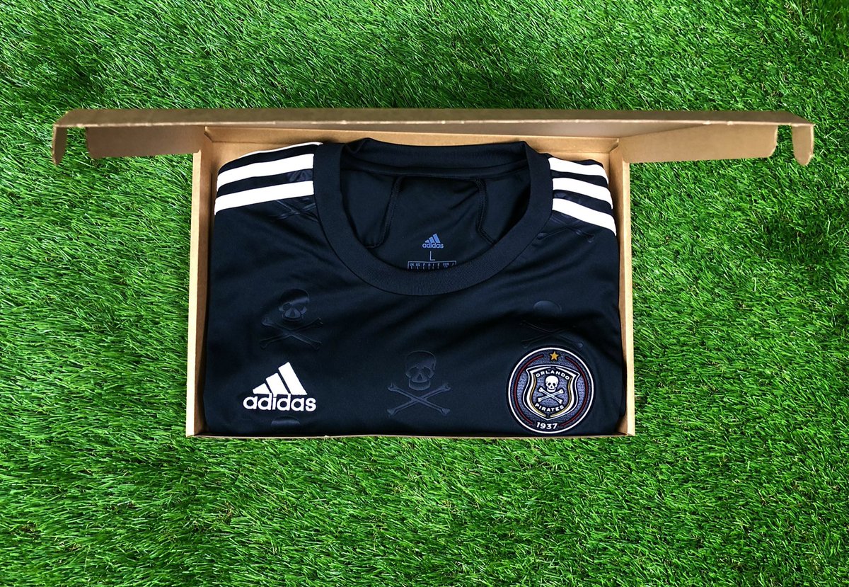 mysteryfootball's tweet photo. If there are 2 or more goals scored in the Arsenal vs West Ham United game tonight, we will giveaway a Mystery Football Shirt! 👕 

To enter: 
1️⃣ RT this tweet
🤝 Follow us

Good Luck! https://t.co/uu1xeRmU1g