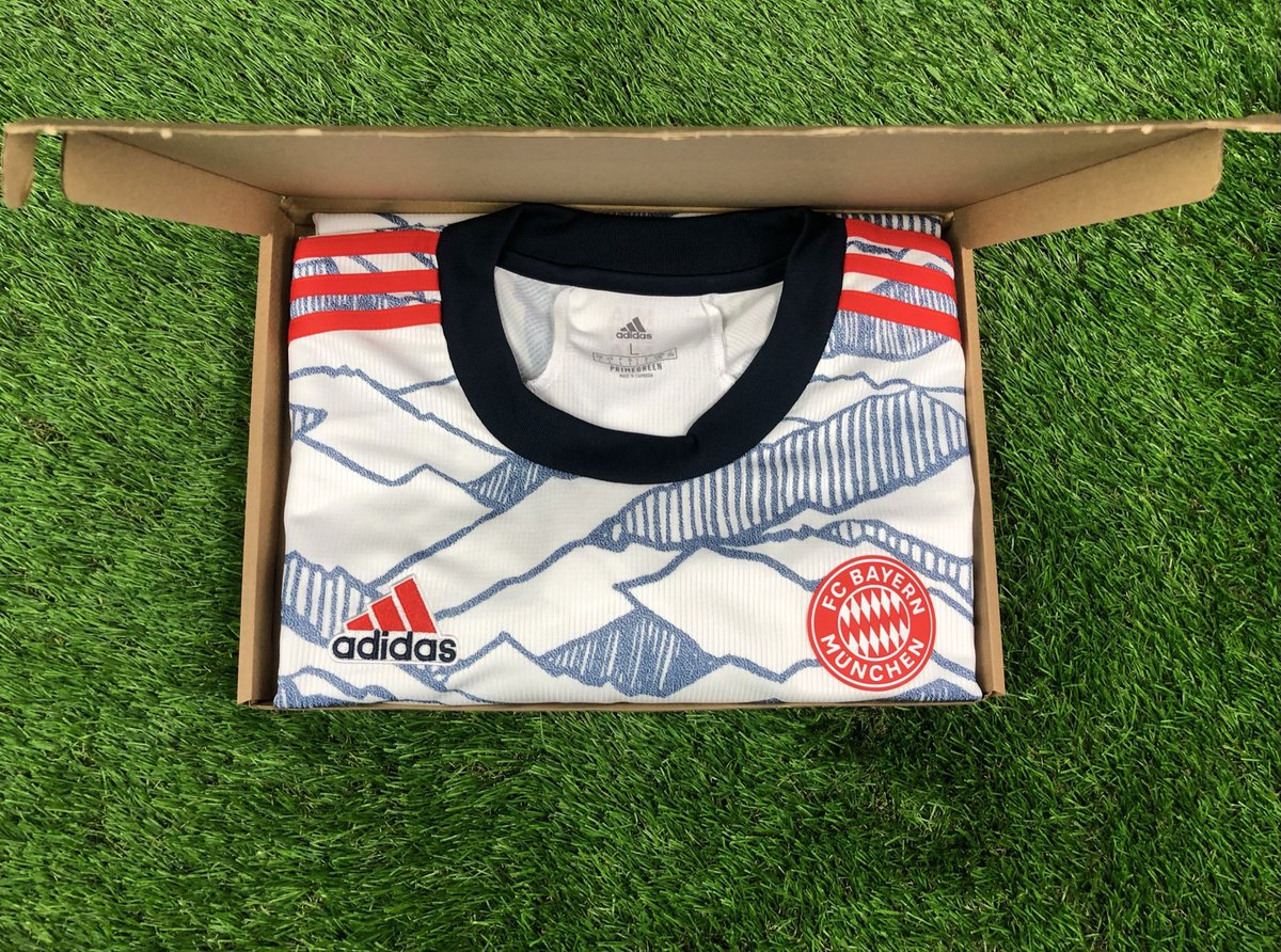 mysteryfootball's tweet photo. If there are 2 or more goals scored in the Arsenal vs West Ham United game tonight, we will giveaway a Mystery Football Shirt! 👕 

To enter: 
1️⃣ RT this tweet
🤝 Follow us

Good Luck! https://t.co/uu1xeRmU1g