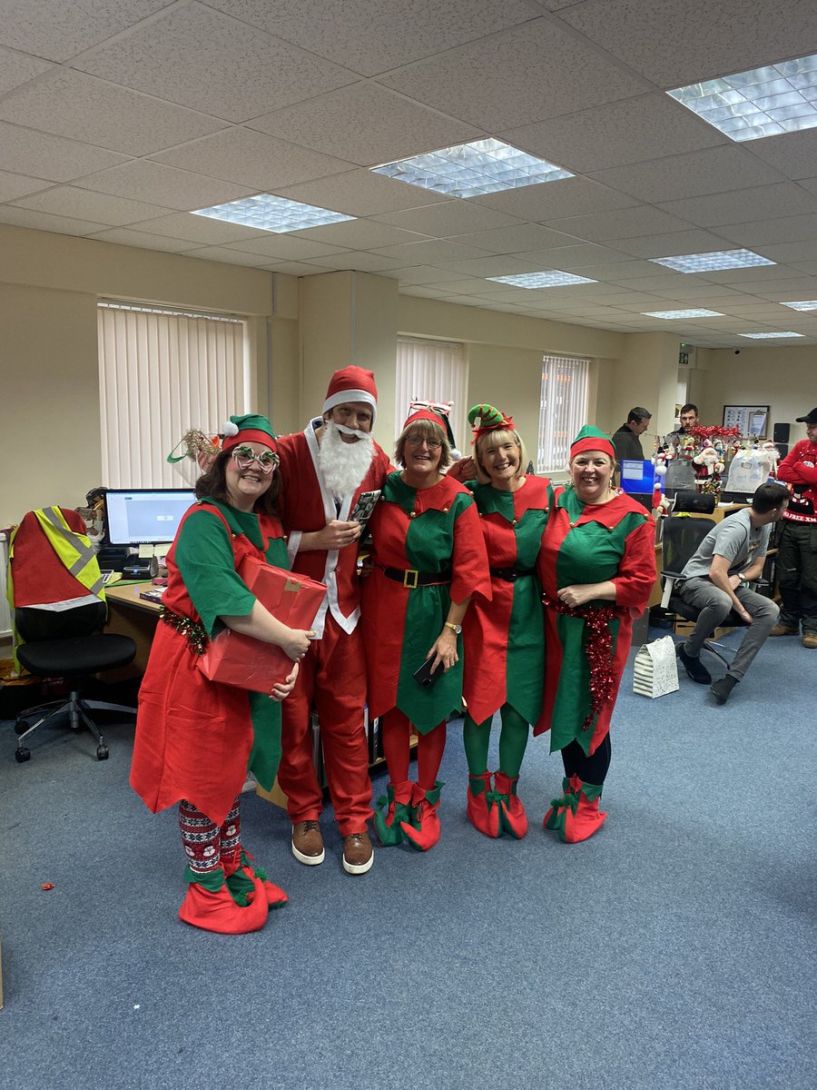 UKITapesLtd's tweet photo. Christmas Jumper and Secret Santa in the office today! 

#SimonsLittlesElves #MerryChristmas 

🎅 https://t.co/xhlLu2k4xX