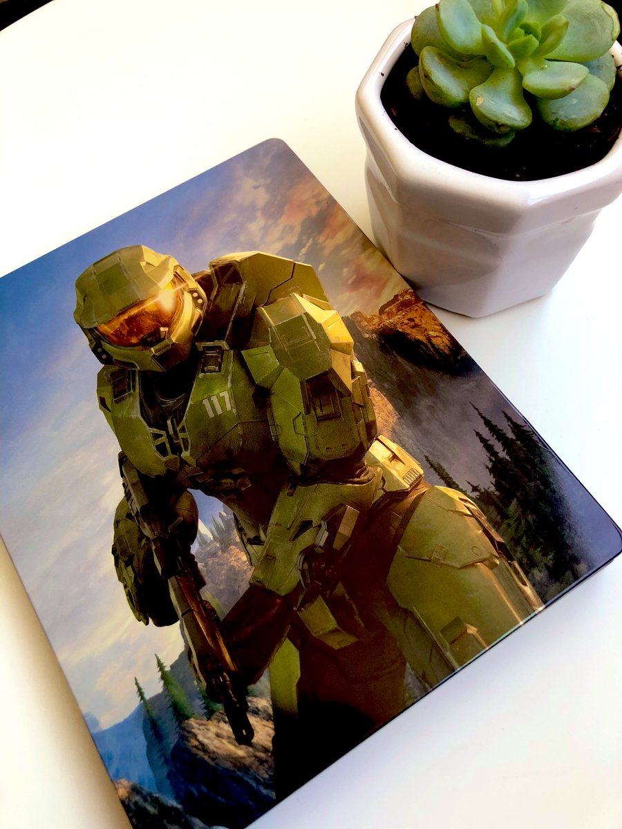 ChunkyGamer29's tweet photo. Miren bandita lo que nos armamos. No podíamos dejar a un lado este bonito steelbook sin añadirlo a la coleccion. @XboxMexico #Halo #Xbox20 https://t.co/rWxBrgSAsX
