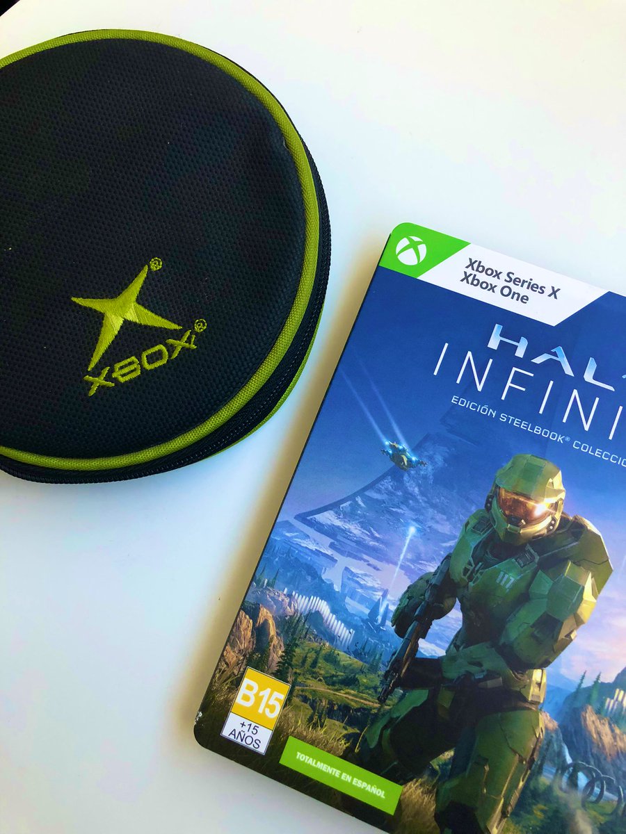 ChunkyGamer29's tweet photo. Miren bandita lo que nos armamos. No podíamos dejar a un lado este bonito steelbook sin añadirlo a la coleccion. @XboxMexico #Halo #Xbox20 https://t.co/rWxBrgSAsX