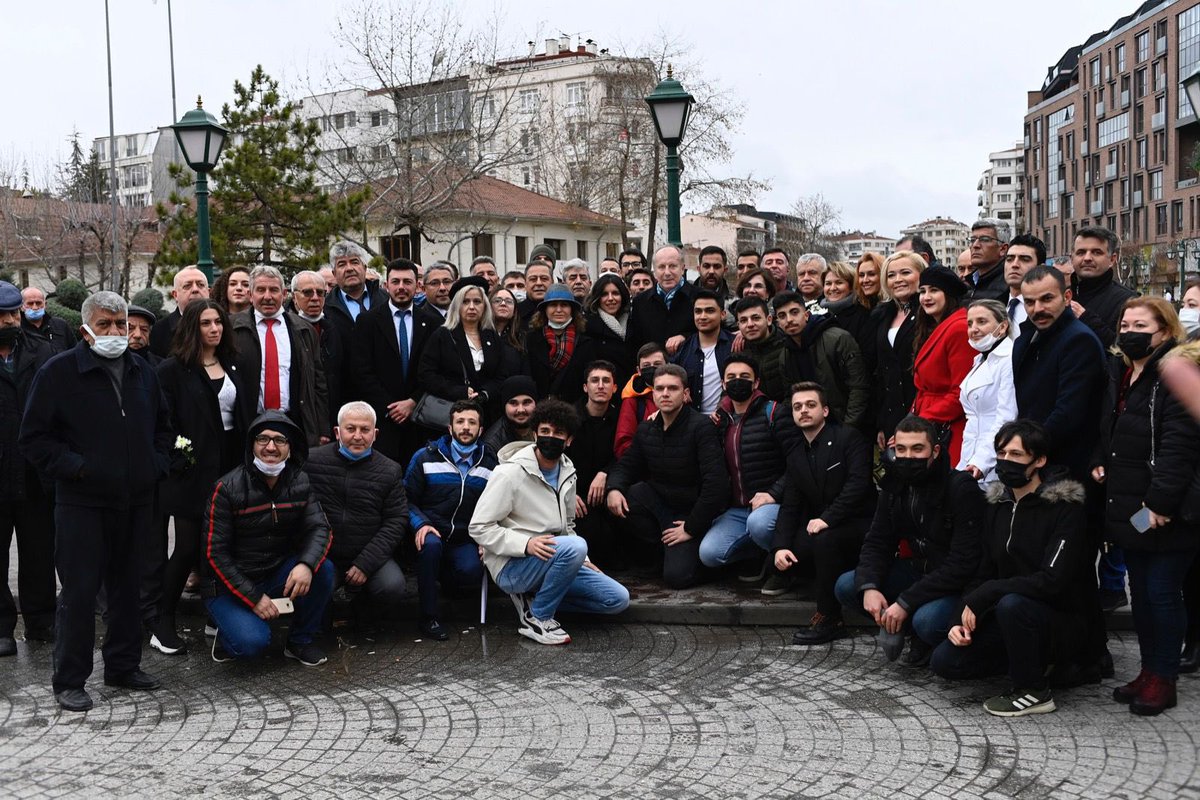 Eskişehir’deyiz. 🧿
Kar kış, yağmur soğuk demeden Anadolu’yu karış karış gezmeye, insanlarımızın derdine ortak olmaya devam ediyoruz. Ne cumhur ne millet tek yol memleket!