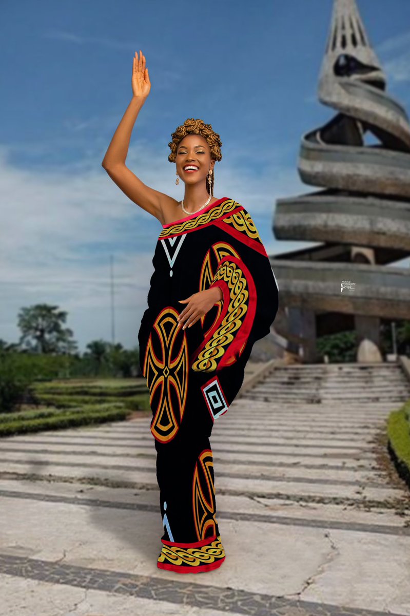 Few hours to go... Thank you all for accompanying me to this point of this journey. 
Encore quelques heures... Merci à tous de m'avoir accompagné jusqu'à ce point.

Finals Dec 16.

Photographed/makeup <a href="/rmbibow1/">rmbibow</a> 
Please let’s keep voting.