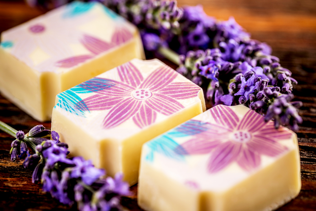 It’s #NationalCupcakeDay! Try our Lavender and White Chocolate flavor, perfect for adding to cupcakes &amp; cupcake frosting. comaxflavors.com/trends/flavor-… #ComaxFlavors #FlavorInnovation #FlavorCreations #FlavorTrends #FlavorTechnology