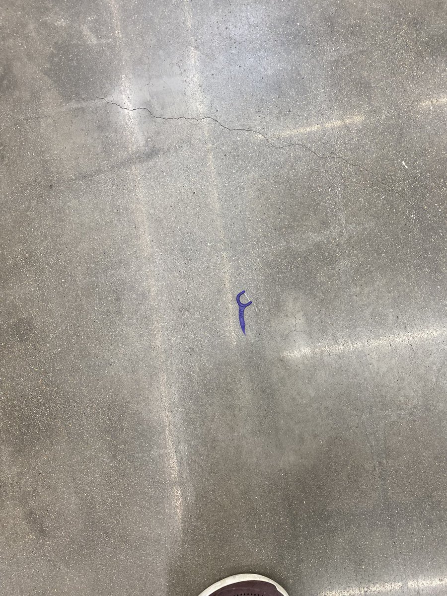 LarryMondello2's tweet photo. Humans are LAZY! This was on the floor in Wmart! #FOREcryingOutLoud https://t.co/bYOOiL1oYH