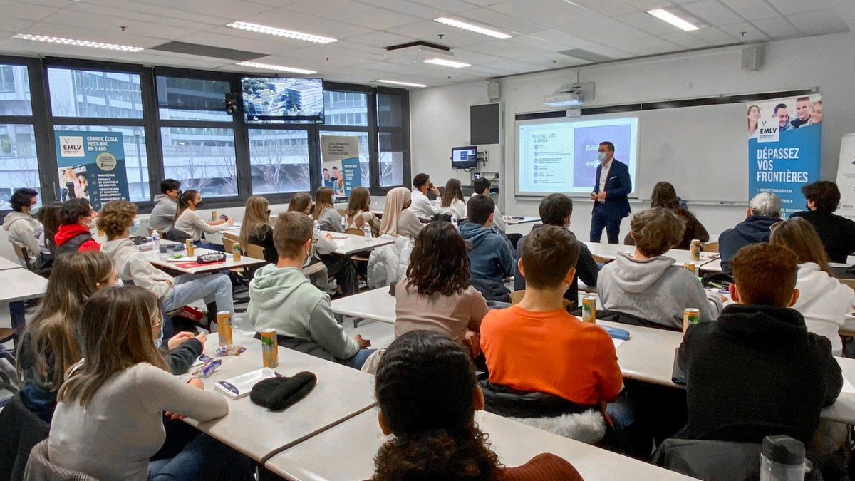 EMLVparis's tweet photo. JournĂ©e de prĂ©paration au concours sĂ©same, avec @sebtran directeur de l'EMLV đ
#concoursesame #postbac #parcoursup #emlv #ecoledecommerce https://t.co/6lSArR55zM