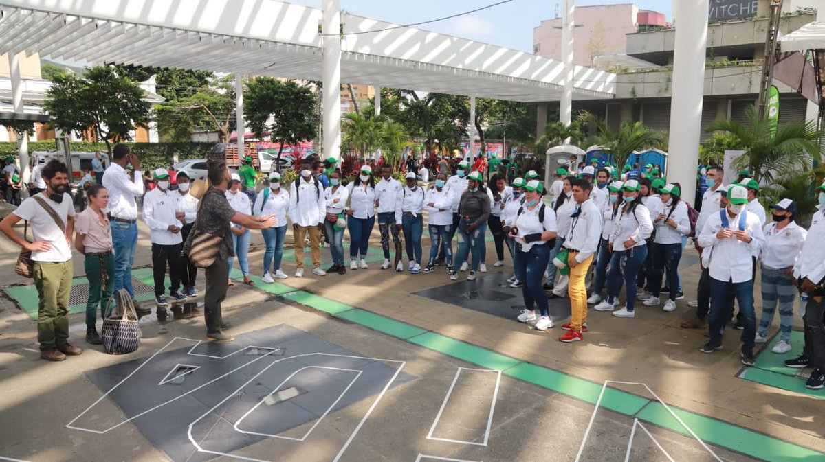 elishnaider's tweet photo. Vamos por una #CaliDistritoVerde con iniciativas que impacten positivamente el medio ambiente de nuestra ciudad.
Los Guardianes del Jarillón avanzan con el proceso de las huertas comunitarias, conozcan todo este lindo trabajo, estamos hasta las 4:00pm en la Jairo Varela. https://t.co/ZrSuXCTgPH
