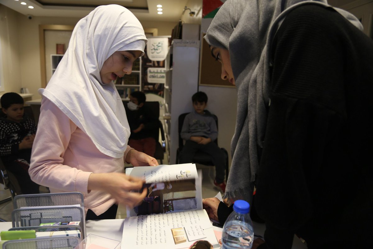 zeytinedud's tweet photo. تستمر مكتبة غصن زيتون للتعليم والثقافة  في دار آل محمود للرعاية باحتضان الأطفال، ونجمع لهم بين مختلف المهارات وأنواع التعلُّم؛ مساعدةً لهم على التميّز في العلم والحياة لأنهم لنا رأس المال، وبهم يكون الإعمار والإصلاح.#تعليم #أطفال #طفولة #تميز #إعمار #إصلاح #مهارات https://t.co/BDM15k7MWD
