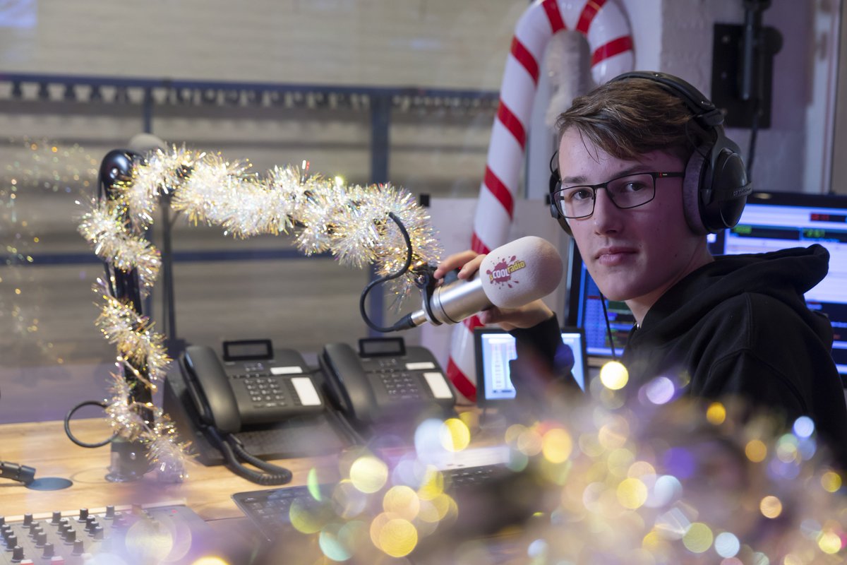 Het was een speciale nacht op het <a href="/tbl_oss/">TBL</a>! De dj's van <a href="/sCOOLradio/">sCOOLradio</a> haalden met de marathonuitzending 1327 euro op voor <a href="/WWF/">WWF</a> <a href="/SeriousRequest/">3FM Serious Request</a>. Wat zullen ze slapen vanavond. Maar nu eerst: nagenieten! Meer info &amp; foto's: hethooghuis.nl/scoolradiomara… Foto's: Ron Rutten. <a href="/DatisOss/">Dat is Oss</a>