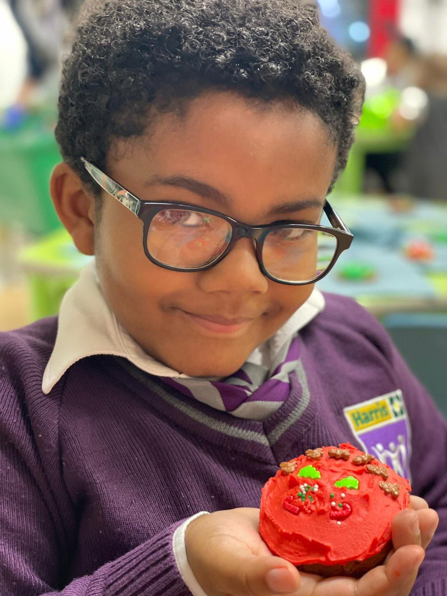 HPA_Philip_Lane's tweet image. Festive gingerbread baking tonight at #HPAPLWrapz - who wants to try one?! @HarrisFed