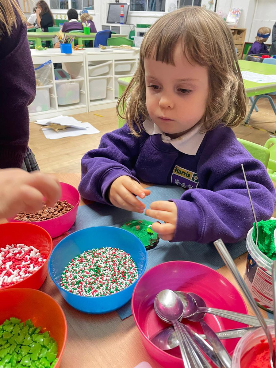 HPA_Philip_Lane's tweet image. Festive gingerbread baking tonight at #HPAPLWrapz - who wants to try one?! @HarrisFed