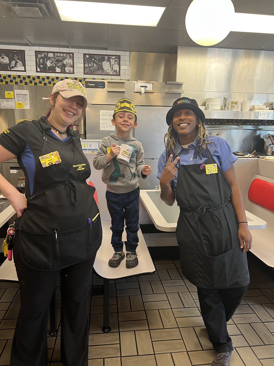 jscottis's tweet photo. Huge shout out to Satin &amp; Maria at #Nashville @WaffleHouse for making this 4 year old’s #dream come true. #FutureEmployee https://t.co/ZJA5RDvq98
