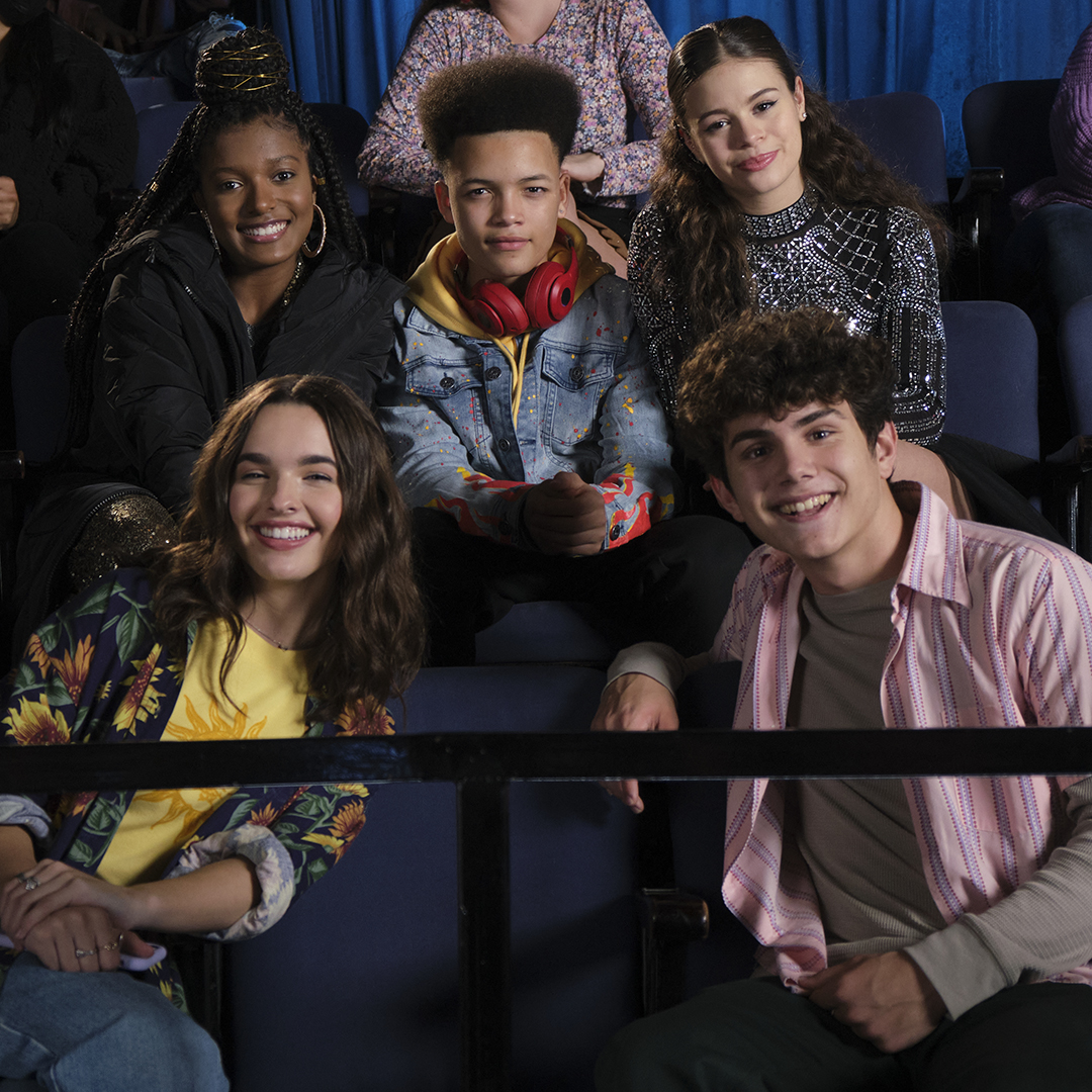 Nickelodeon's tweet photo. west coast best coast with the California Dreaming crew 😎 

catch some sun tonight at 7p/6c https://t.co/VkX2S29mGV