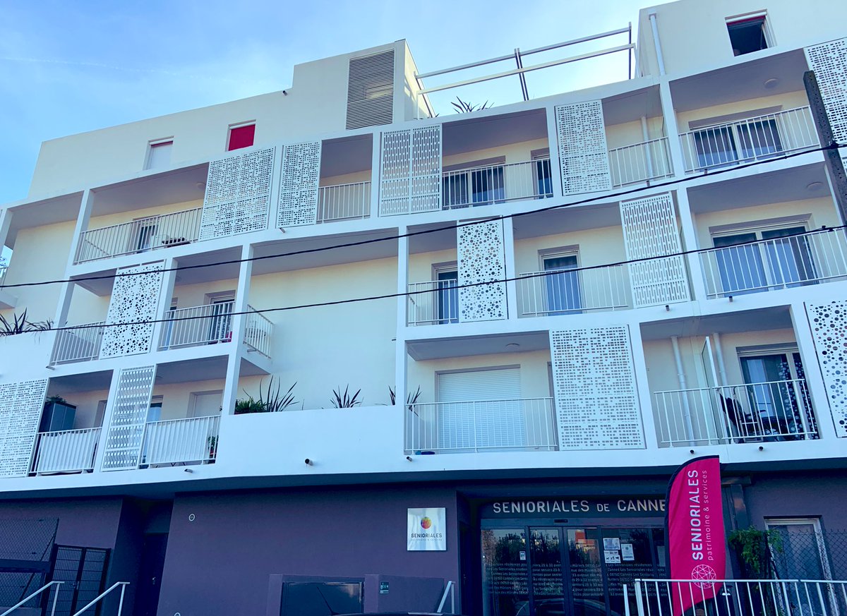 Encore une belle inauguration de résidence, avec aujourd’hui, celle de Cannes-la-bocca. 🥂 Des années de travail et de travaux récompensés par le sourire de nos nouveaux résidents et dans ceux de la #teamsenioriales présente en force 💪