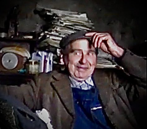 #Gàidhlig
#Caithness
#CaithnessGaelic
#LatheronGaelic

EATHAN NAOGHAS MUILLEARACH
Croitear ’s post á Dùn Bheitheadh.

The late John Angus Miller of Dunbeath, pictured here in his croft in April 2010.

Perhaps the last man to have a few-phrase smattering of Caithness Gaelic.