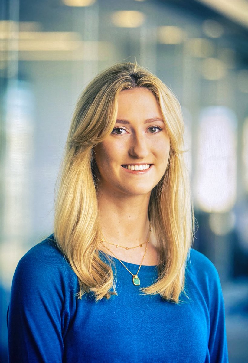FGPhotos's tweet photo. Recently shot Corporate Portraits in stunning London Office

Shot with @CanonUKandIE and lit by @PIXAPRO_UK #hybrid360 
#portraitphotography #corporateportraits #headshots #tonesofblue https://t.co/RHF8uLBIme