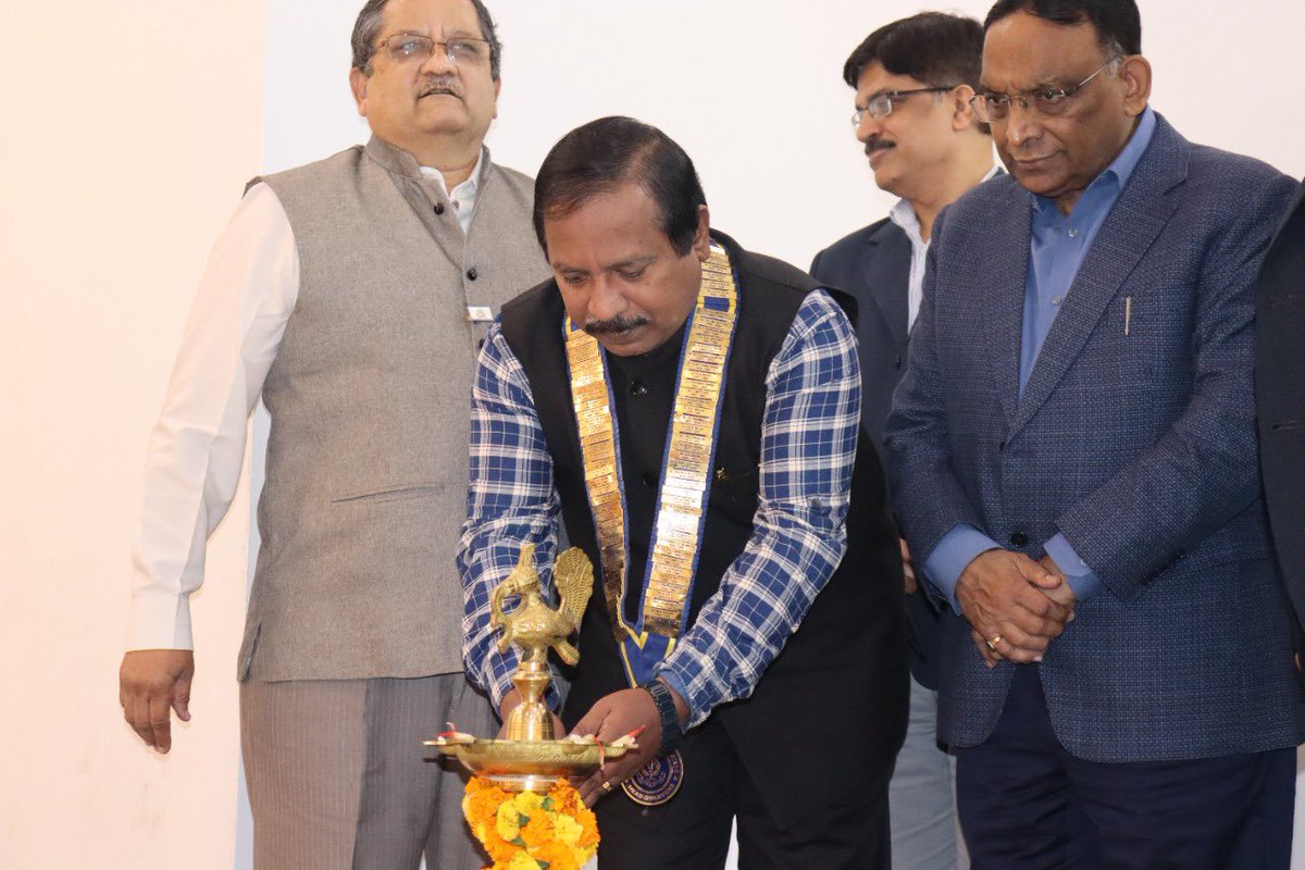jayalal10's tweet photo. #IMAIndiaOrg IMA HQ wit objective of quality enhancement in healthcare delivery , initiated NABH quality assessors training for 50 IMA doctors in our HQ . This 5 days training programme was inaugurated by IMA NP Dr.Jayalal and NABH CEO Dr.Atul Kocher with officials of IMA/NABH. https://t.co/T8vHz7tqqC