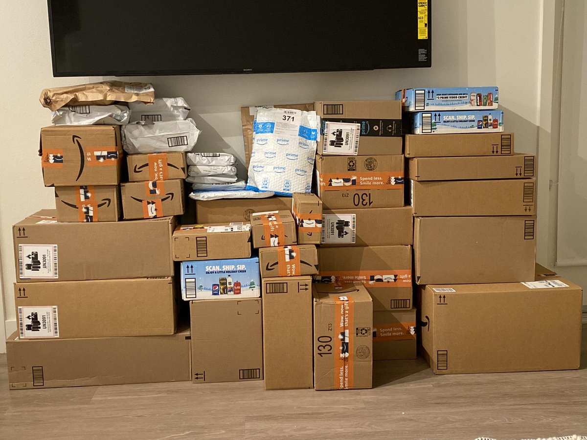 terryindesignx's tweet photo. What came in yesterday, day 1 for the toy drive! Let’s go 🙌❤️#saitamawolfpack @ariellesmiles @ElonMansur @mannythehitman @Saitamaguru1 @saitamabuilder1 @kleingabriel @AshDanielle @SaitamaEmpress 
*Disclaimer:  TV not included 😅 https://t.co/C2SQAF6Faj
