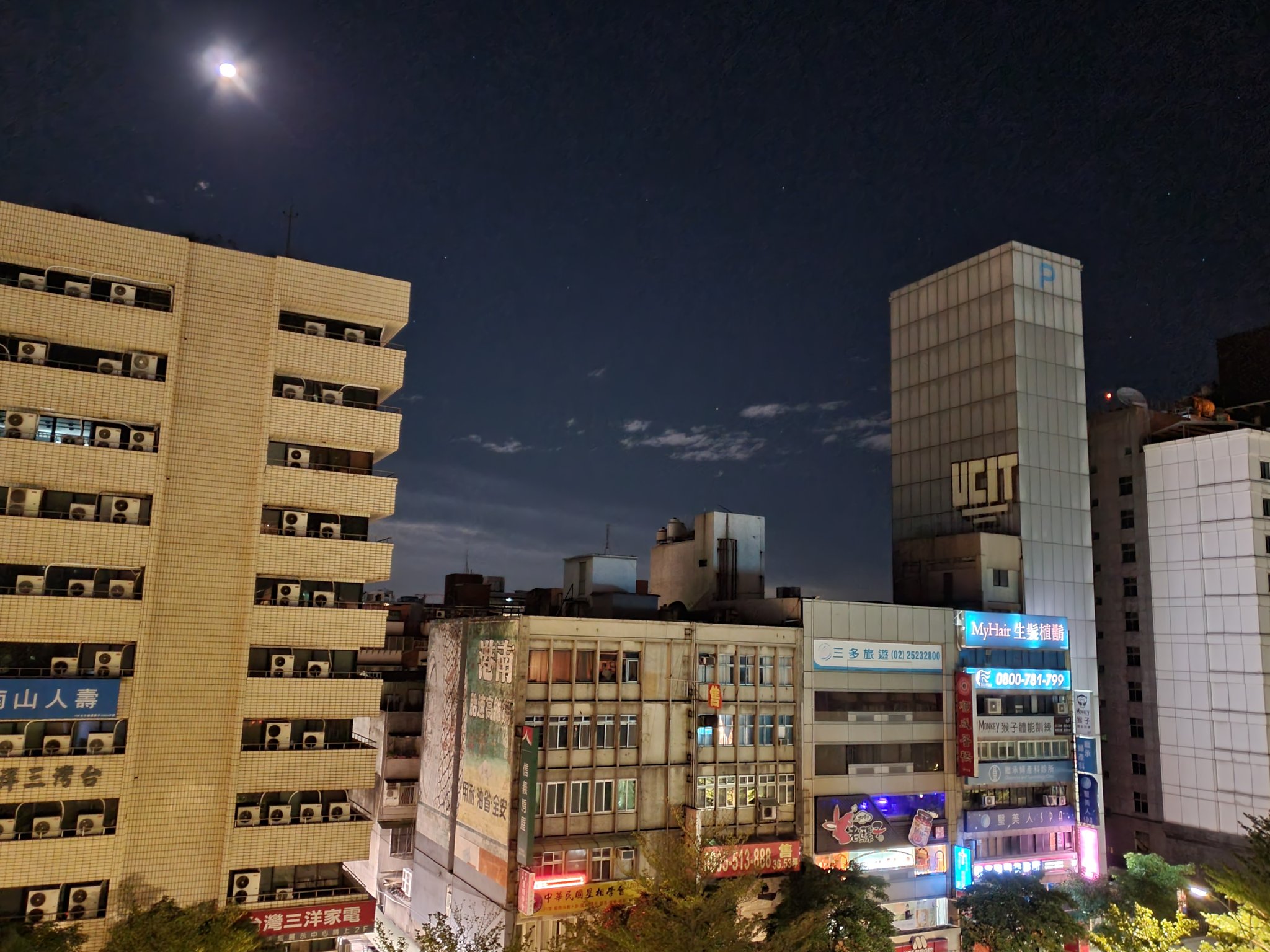 夜景写真家 台湾夜景コンシェルジュ 中村勇太 台湾 全く同じ隔離飯の写真ツイートを発見 滞在中の隔離ホテルの一つ下の階に日本人の方がいることがわかりました そして隔離期間終わったら食事に行くことになりました こんな出会いもいいですね