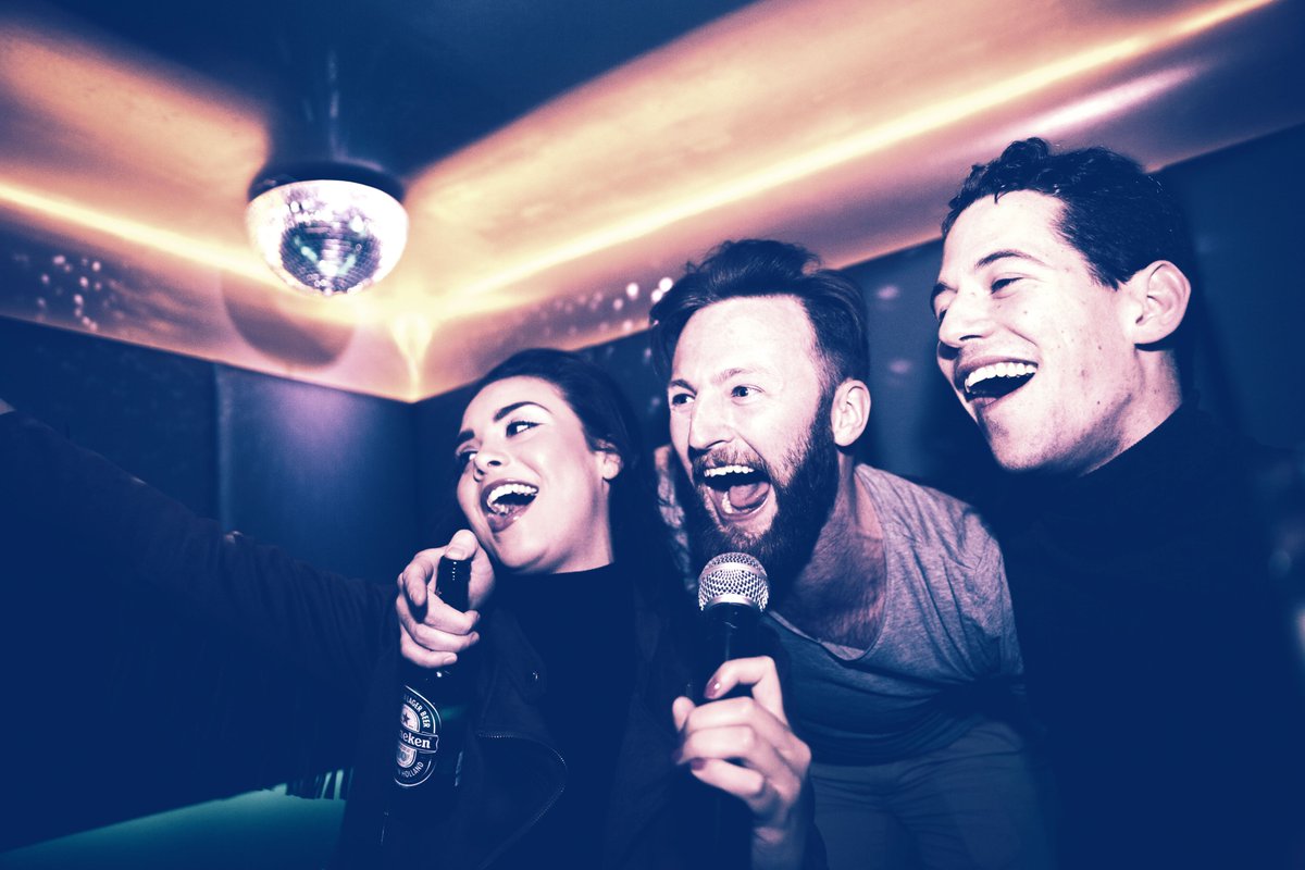 Who wants to sing into 2022? Our Karaoke room is available for booking this New Year's Eve. Get 2 hours of Karaoke plus 2 bottles of Prosecco for just £250! Head to our website: starbyhackneydowns.co.uk/karaoke/
#hackney #NewYearsEve #hackneydowns #offer