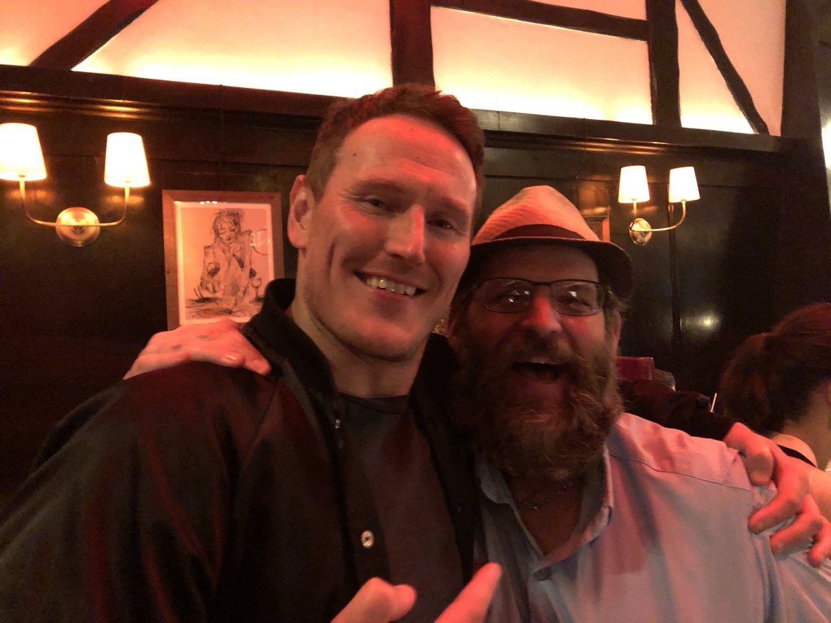 steve_j_palmer's tweet photo. Itโs very cool when dear friends like @Tooda welcome you back from a long out-of-town journey, then introduce you to cool people like Dean Jagger. And yes, first thing I did was hit a British-style pub. ๐คท๐ปโโ๏ธ Both fine gentlemen bought me pints, soโฆ ๐๐บ#warriorhbomax #homeforxmas https://t.co/w9dzmkPlR5