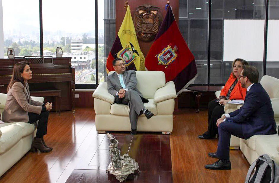 vmaino's tweet photo. Con el presidente de la @CorteNacional  @ivansaquicela trabajamos articuladamente en el desarrollo de un convenio a nivel de ciberseguridad, capacitación y protección de datos personales. La tecnología optimiza los procesos del sistema judicial y brinda transparencia. https://t.co/342rPSqtF5
