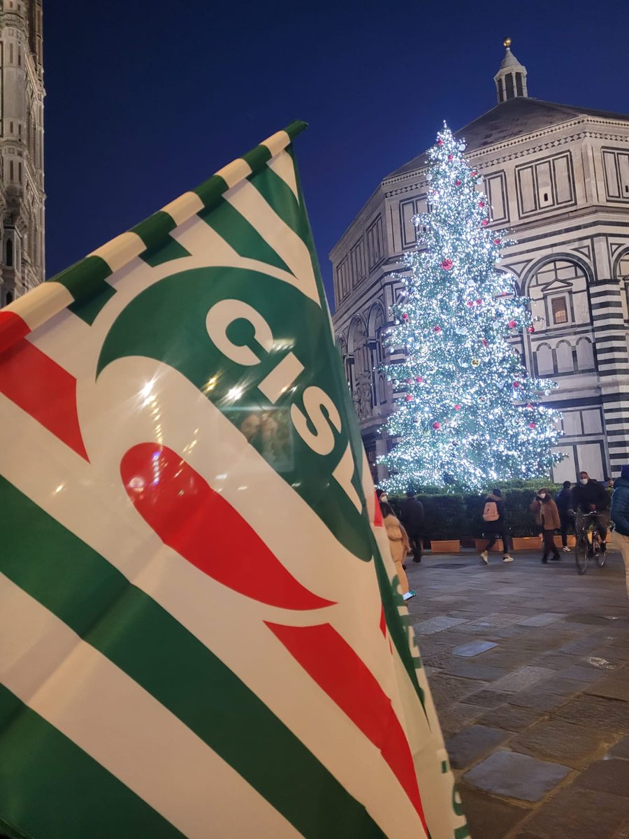 Castellana_Alex's tweet photo. #15dicembre inizia #presidio dei dipendenti @ErasmusPlusInd @IndireSocial sostenuti da @fircisl per la #stabilizzazione dei #precari e la valorizzazione del personale di ruolo che in 20 anni non ha mai avuto la possibilità di progredire in carriera! Bisogna cambiare passo! https://t.co/iHraEEDkQK