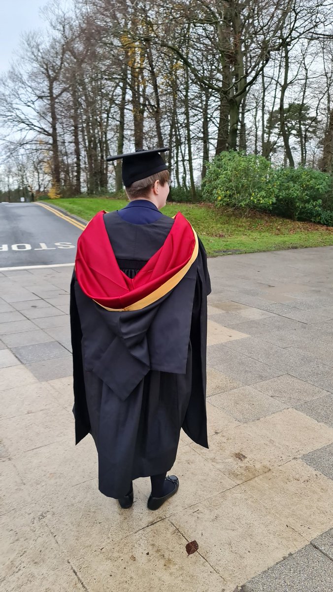RachaelCarver15's tweet photo. Proud to have graduated from my MSc in Volcanology and Geogical Hazards. 

Congratulations @han_volcan @volcano_john @gabbyella7 @Amanda_louiseh @ellietaylorrr_ @lizzy96710152 @RossVolc @C_Evans_98 @Tedward1867 and others. https://t.co/oXKtwEIGNU